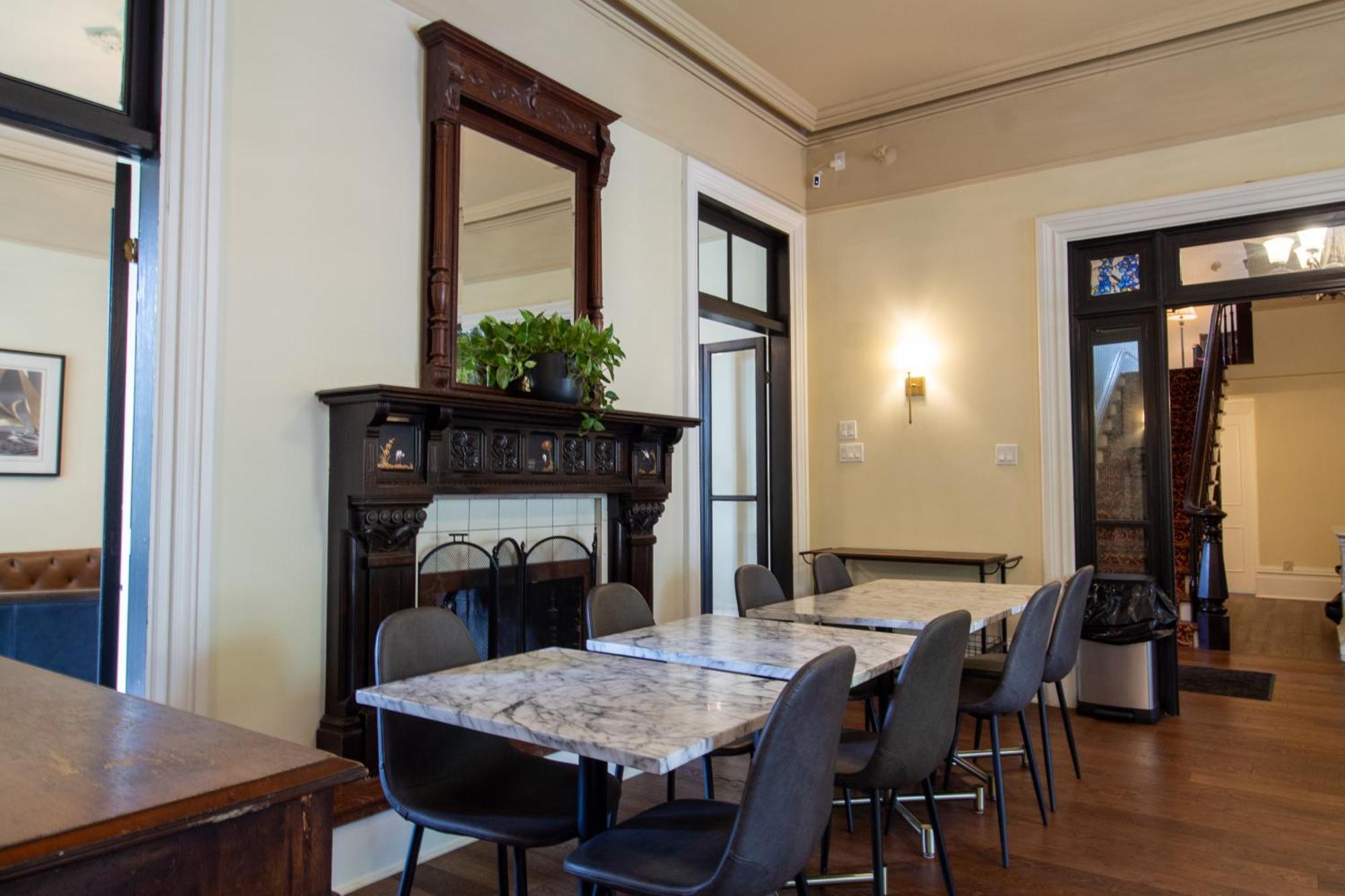 Hochelaga Inn Kingston Zewnętrze zdjęcie