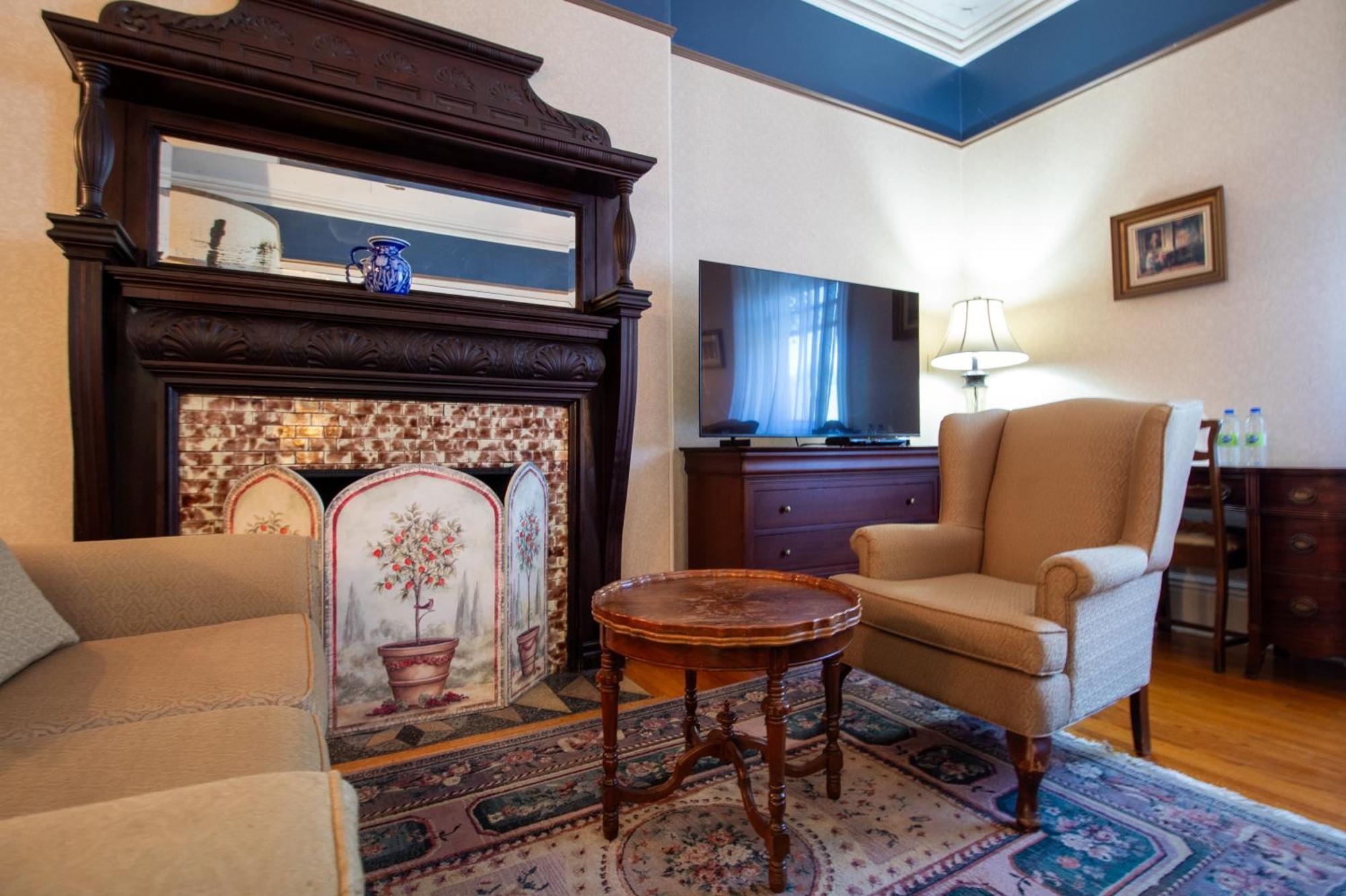 Hochelaga Inn Kingston Zewnętrze zdjęcie